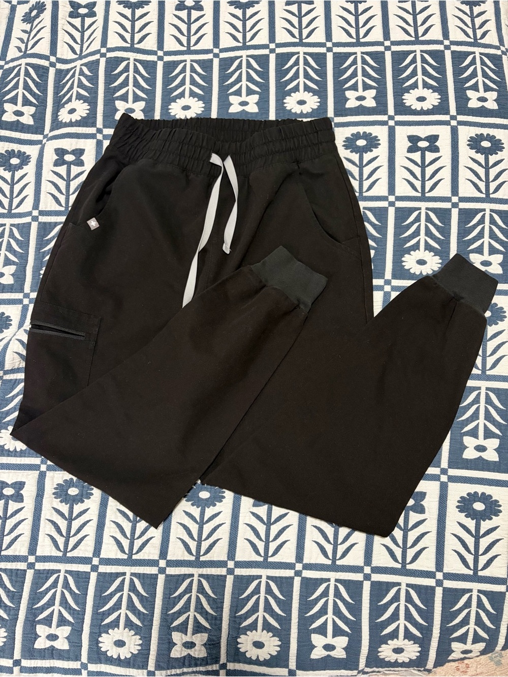Figs Black women’s Jogger Sweatpants with Gray Drawstring